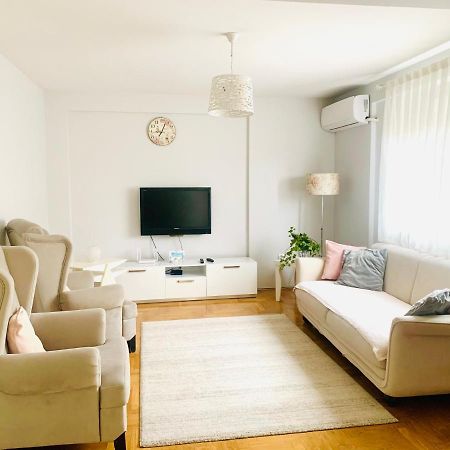 Cozy City Center Apartment プリズレン エクステリア 写真